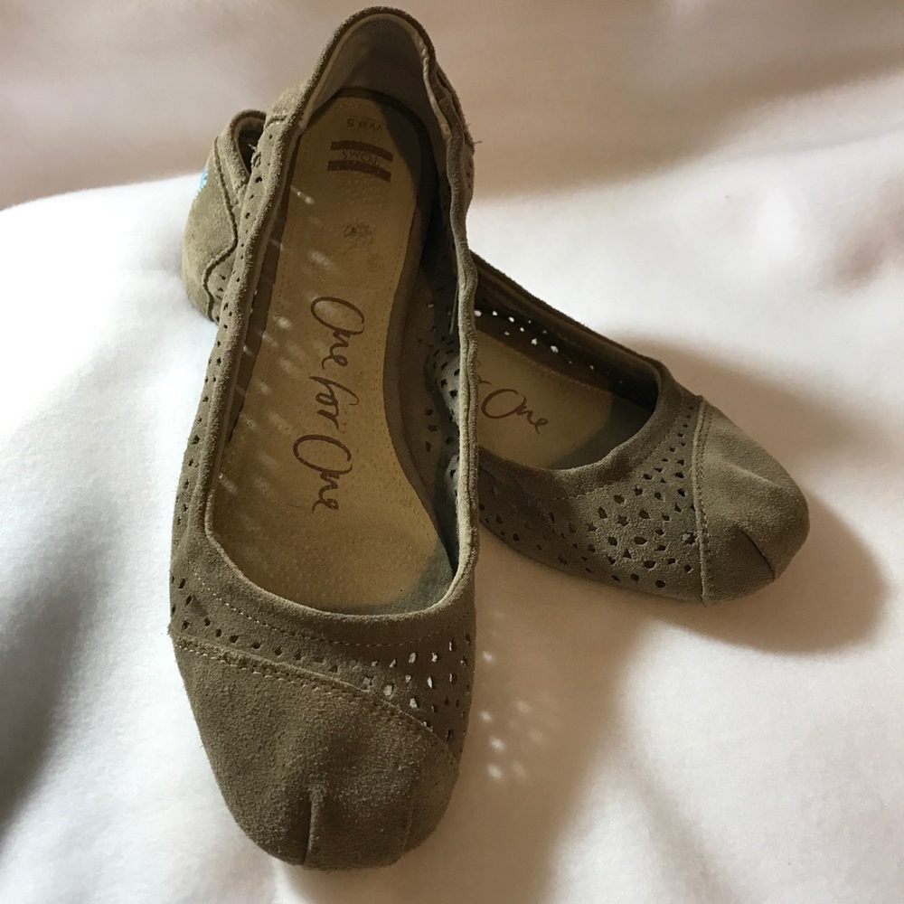 Toms ballet flats size 9.5